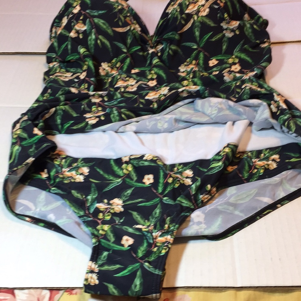 NWOT Dark Tropical One Piece Bathing Suit Size XXL - Picture 4 of 14